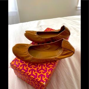 Pretty patent leather Tory Burch flats!